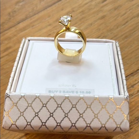 Fashion engagement ring size 6 - Picture 1 of 7